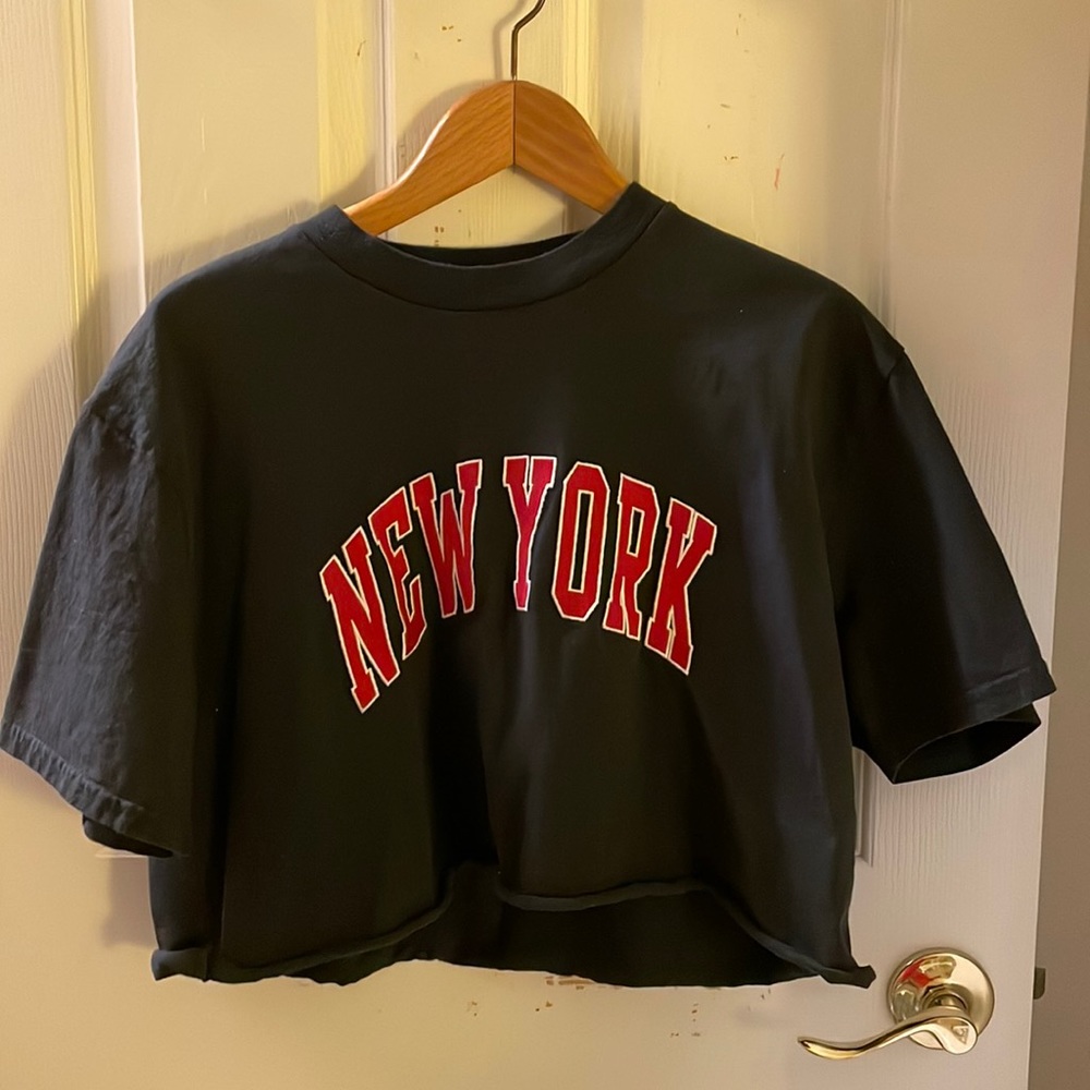 Cropped Brandy Melville New York Black and Red Tee
